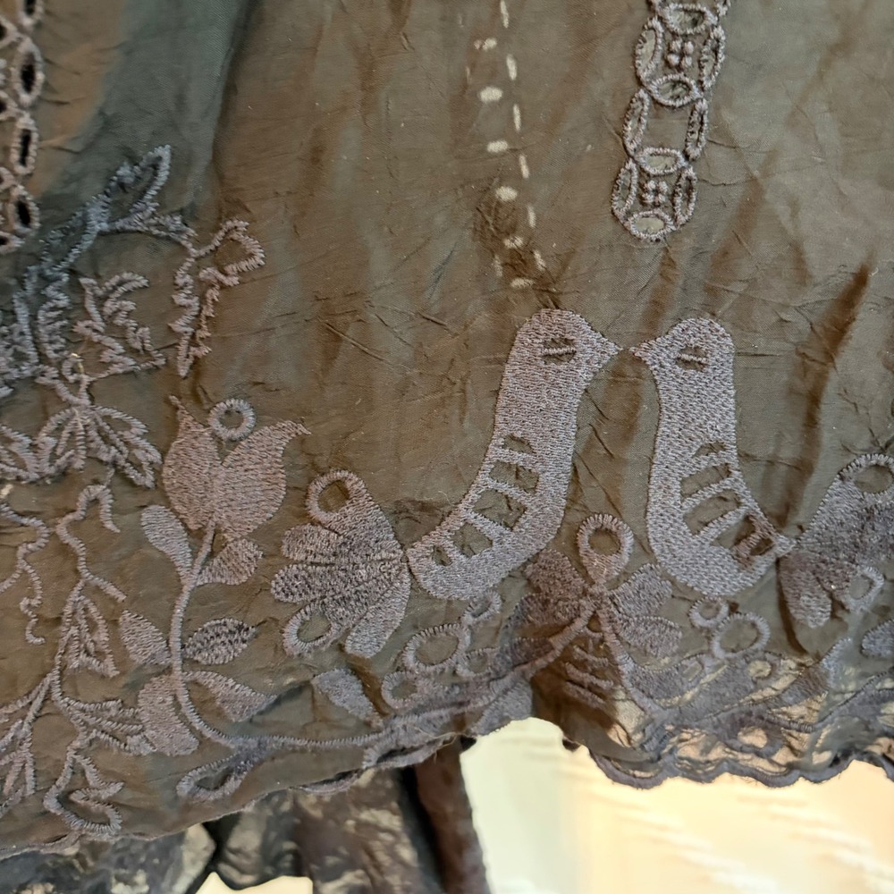 Johnny Was Black Embroidered Eyelet Cupra Rayon Handkerchief Hem Tunic Top 3X - Picture 4 of 6